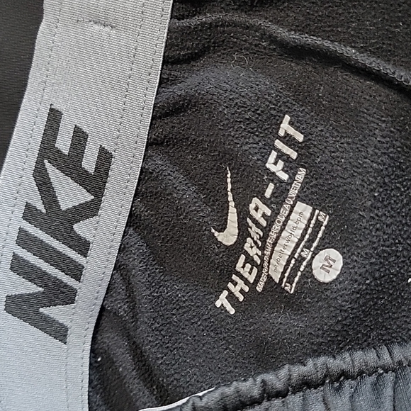 NIKE Joggers - Picture 2 of 4